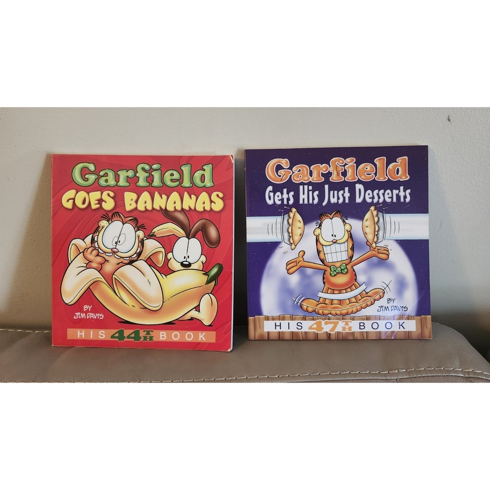 Garfield Goes Bananas ‎ His 44th And 47th  Book by Jim Davis 2007/2009